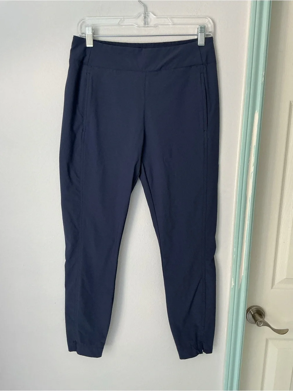Columbia Women’s Navy Tapered Pants / Hiking / Travel Pants